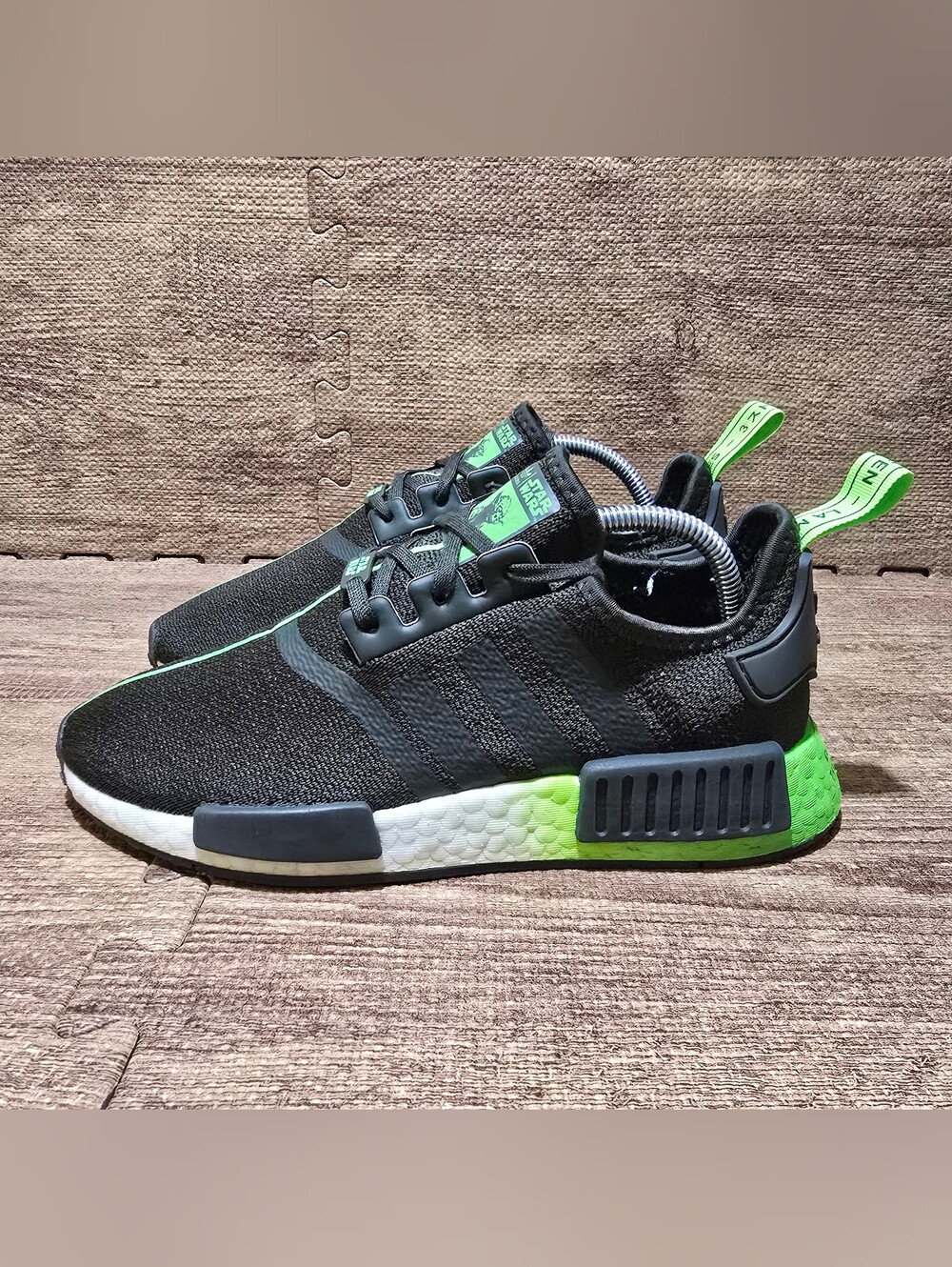 adidas NMD_R1 J Star Wars Yoda Kids Sneaker US 5.5 Black/Green FW3941